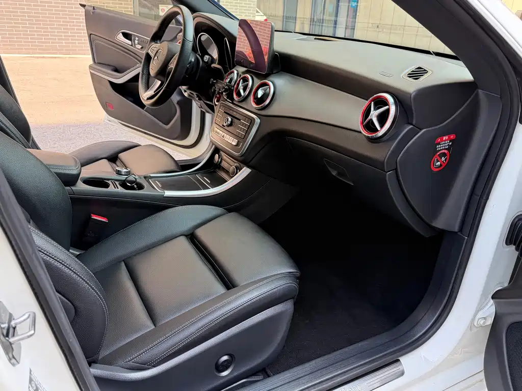 Mercedes-Benz CLA (Import) — фото 11