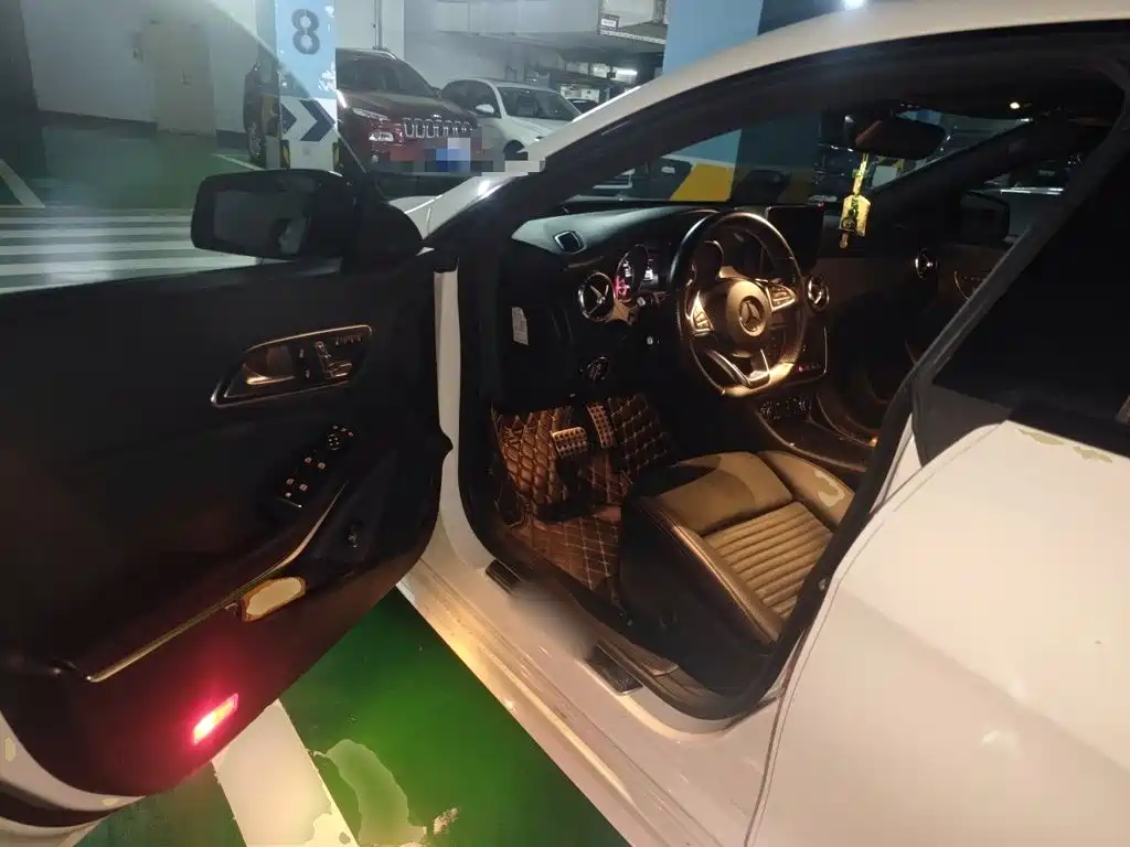 Mercedes-Benz CLA (Import) — фото 17