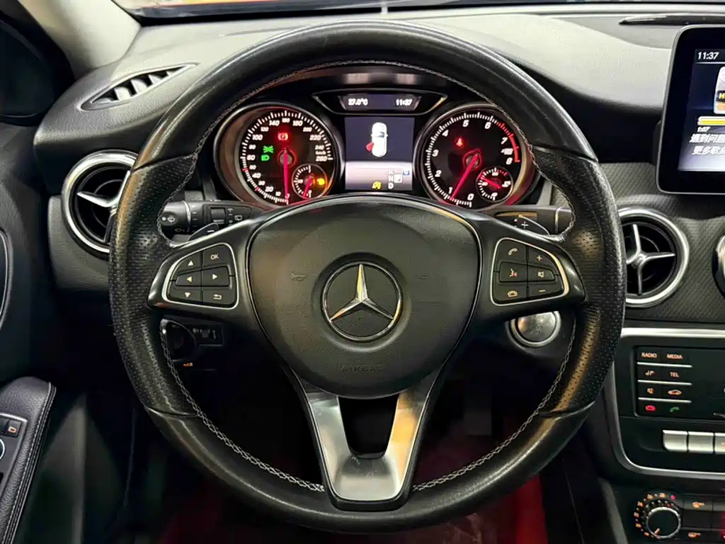 Mercedes-Benz GLA — фото 18