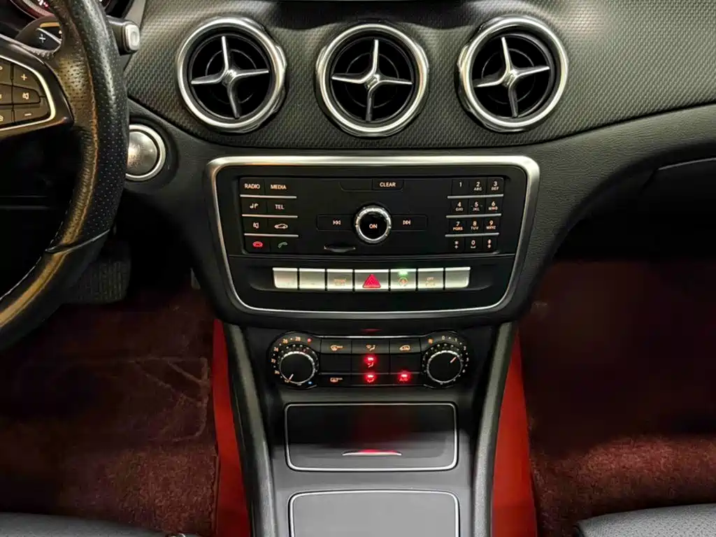 Mercedes-Benz GLA — фото 19