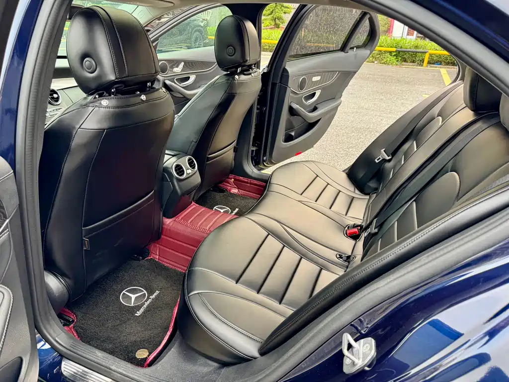 Mercedes-Benz C-Class — фото 11