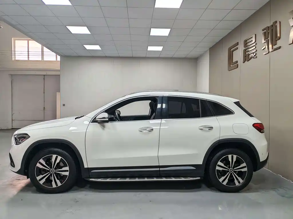 Mercedes-Benz GLA — фото 8