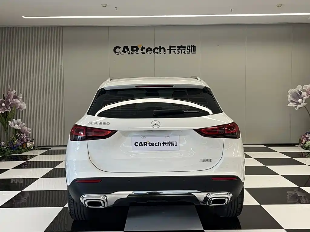 Mercedes-Benz GLA — фото 6