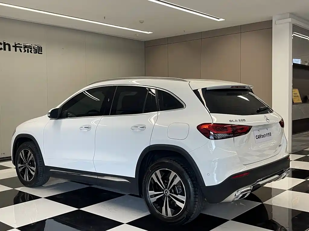 Mercedes-Benz GLA — фото 7