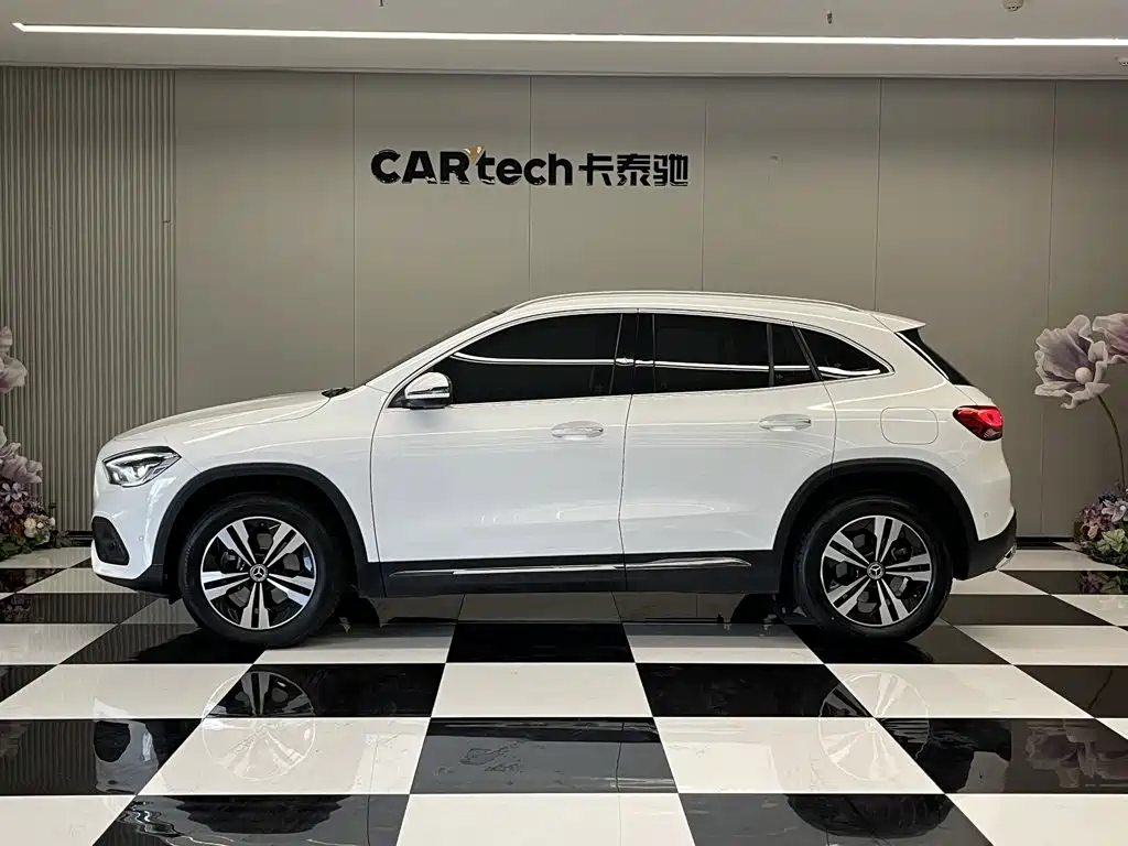 Mercedes-Benz GLA — фото 8