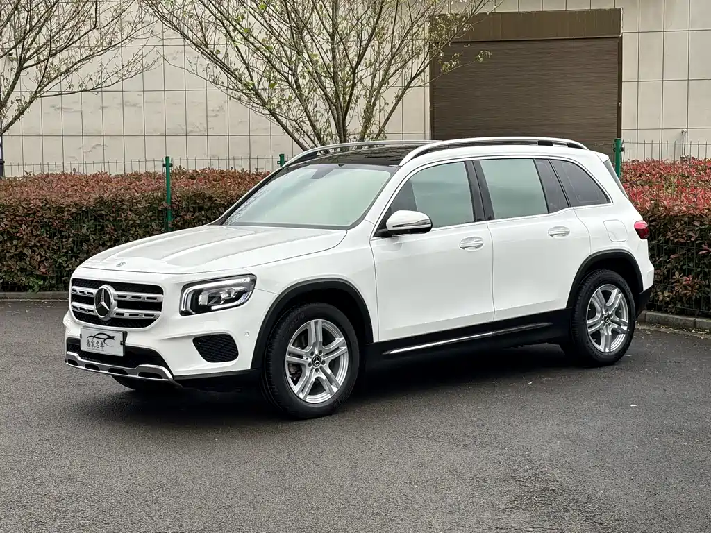 Mercedes-Benz GLB — фото 2