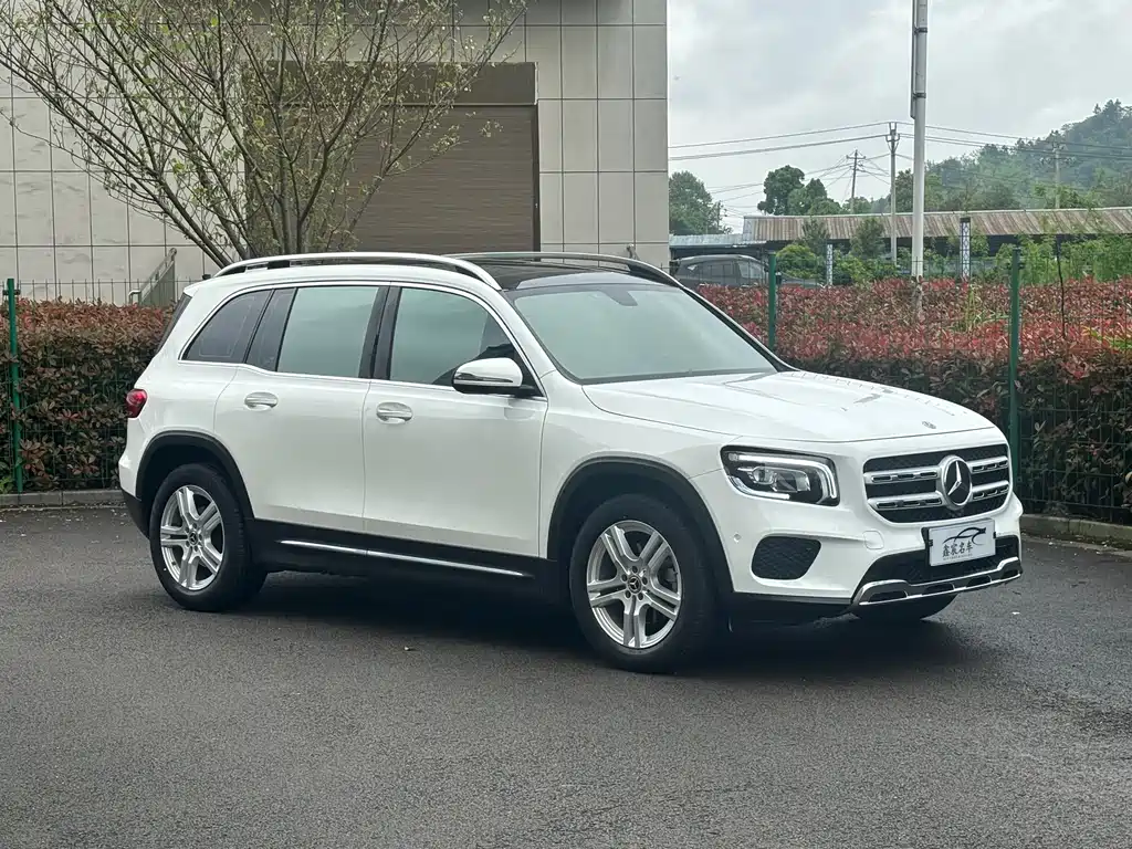 Mercedes-Benz GLB — фото 3