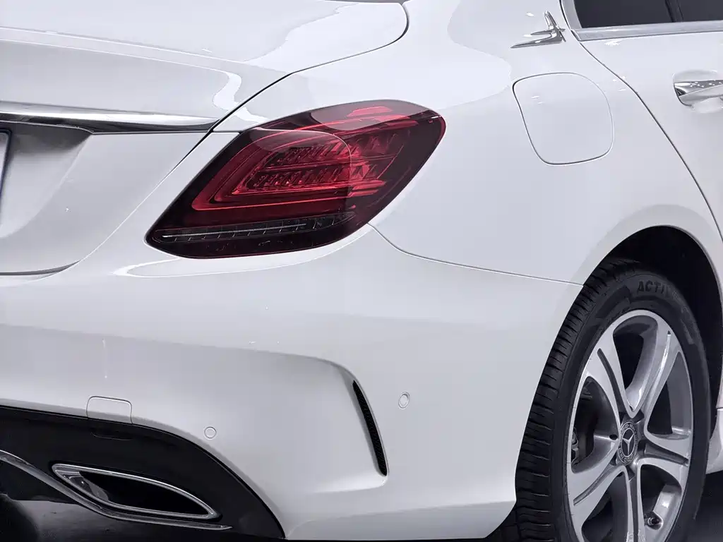 Mercedes-Benz C-Class — фото 10