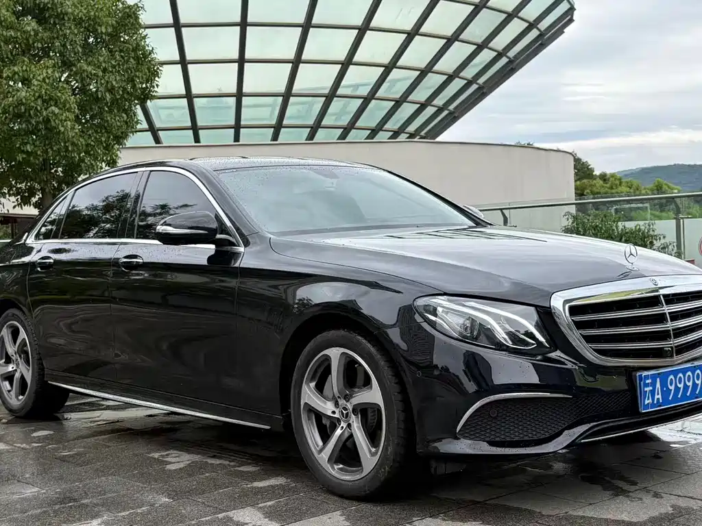 Mercedes-Benz E-Class — фото 3