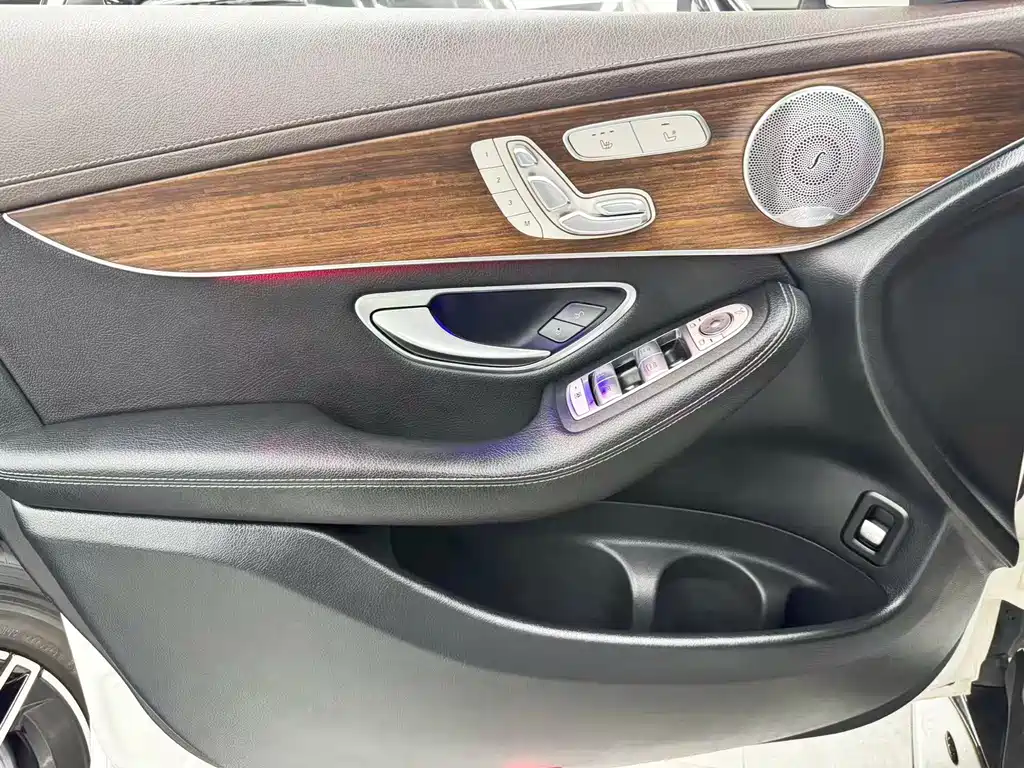 Mercedes-Benz GLC — фото 10