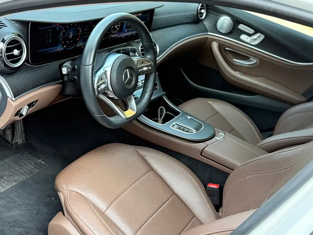 Mercedes-Benz E-Class — фото 10