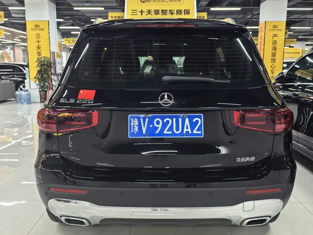 Mercedes-Benz GLB — фото 14