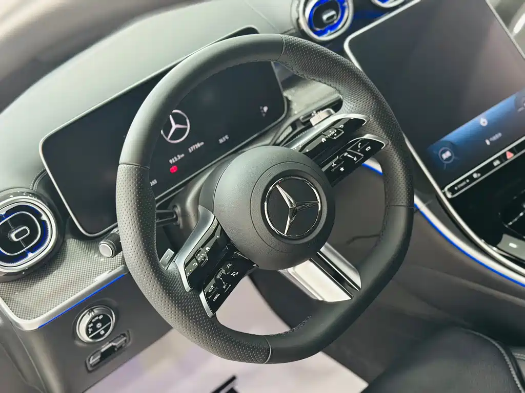 Mercedes-Benz C-Class — фото 14