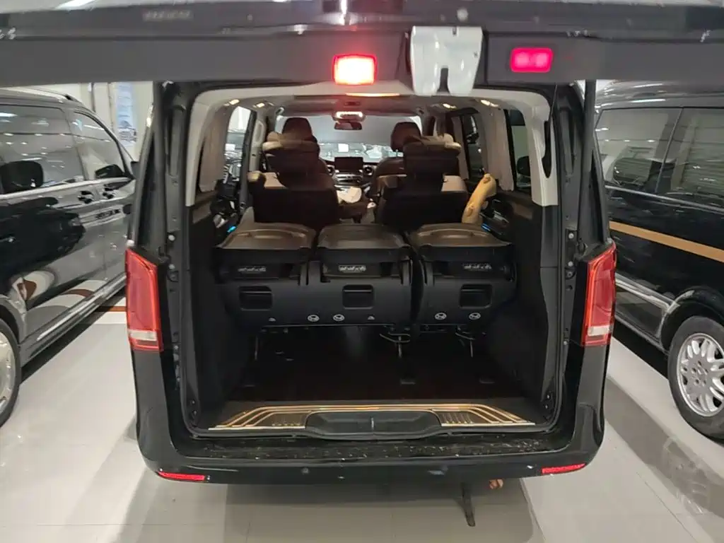 Mercedes-Benz V-Class — фото 15