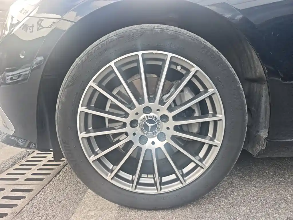 Mercedes-Benz E-Class — фото 8