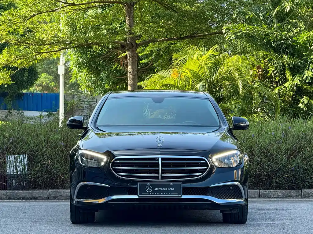 Mercedes-Benz E-Class — фото 2