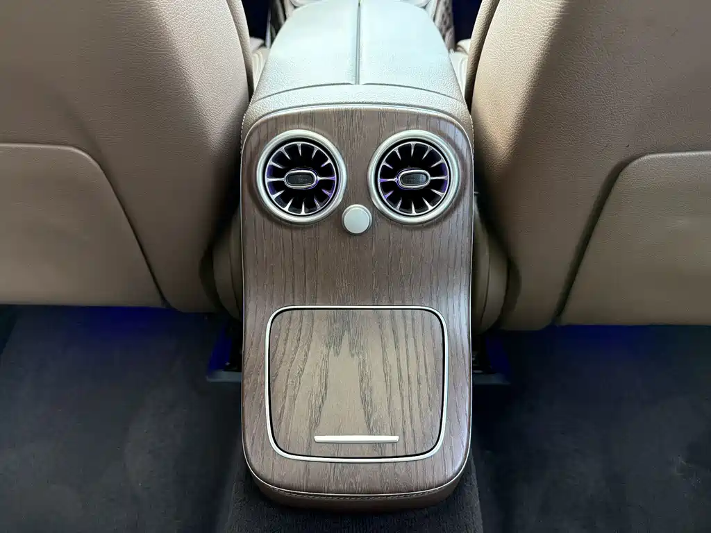 Mercedes-Benz E-Class — фото 14