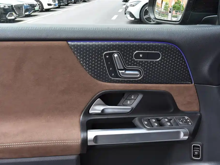Mercedes-Benz GLB AMG — фото 15