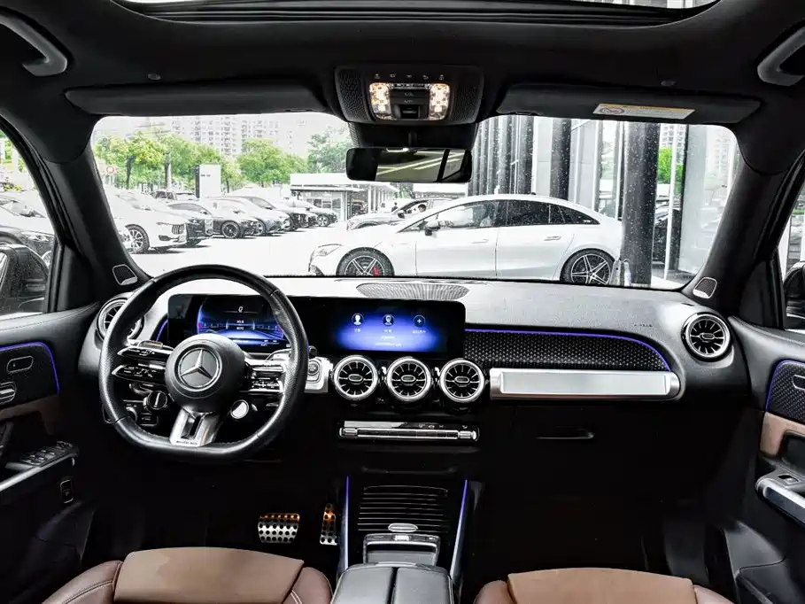 Mercedes-Benz GLB AMG — фото 18