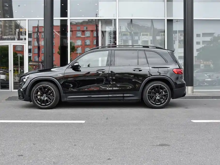 Mercedes-Benz GLB AMG — фото 3