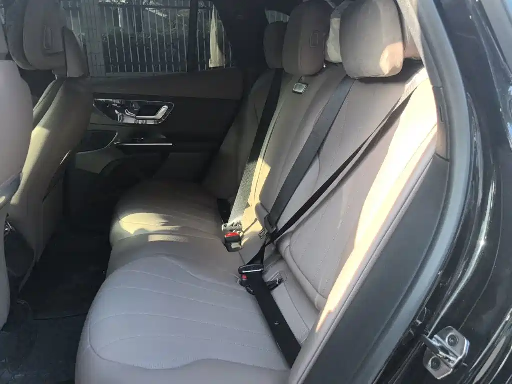 Mercedes-Benz EQE SUV — фото 13
