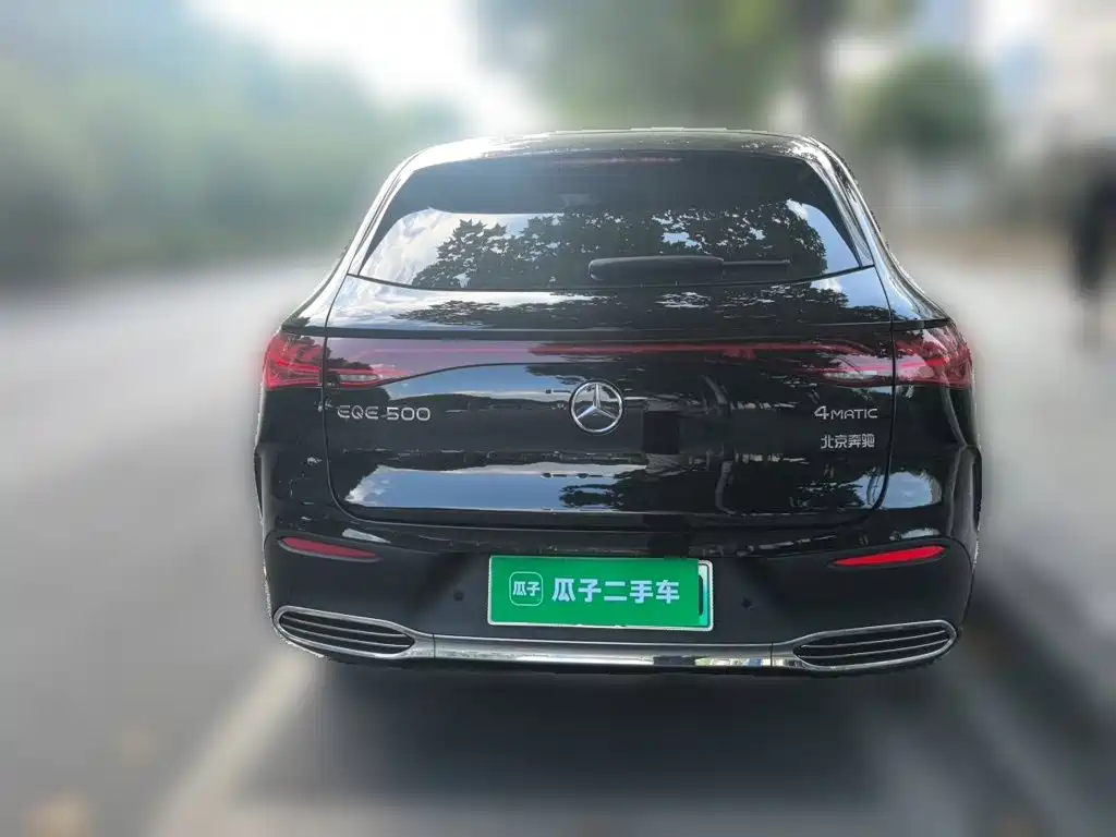 Mercedes-Benz EQE SUV — фото 3