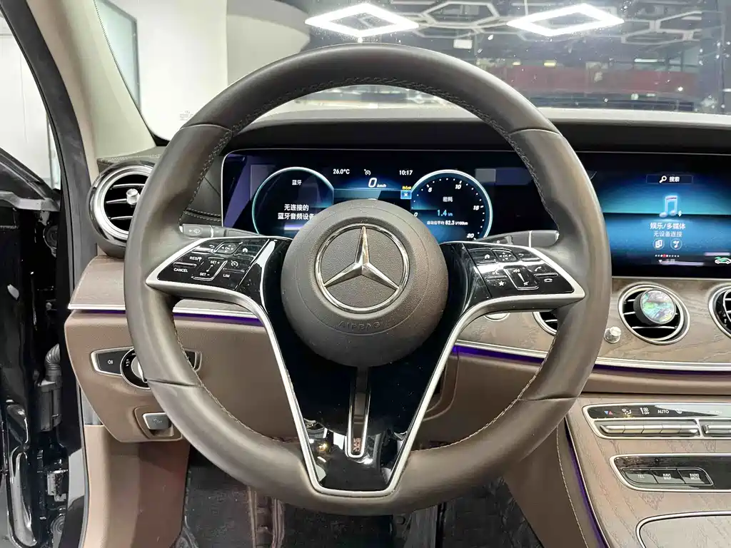 Mercedes-Benz E-Class — фото 15