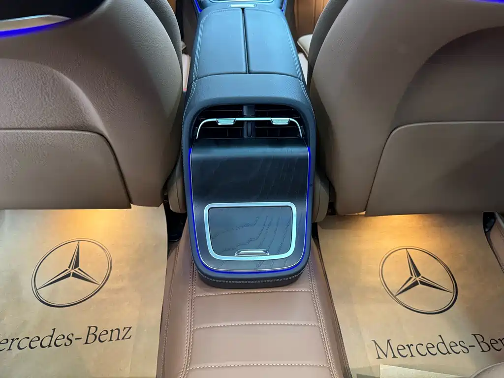 Mercedes-Benz E-Class — фото 13
