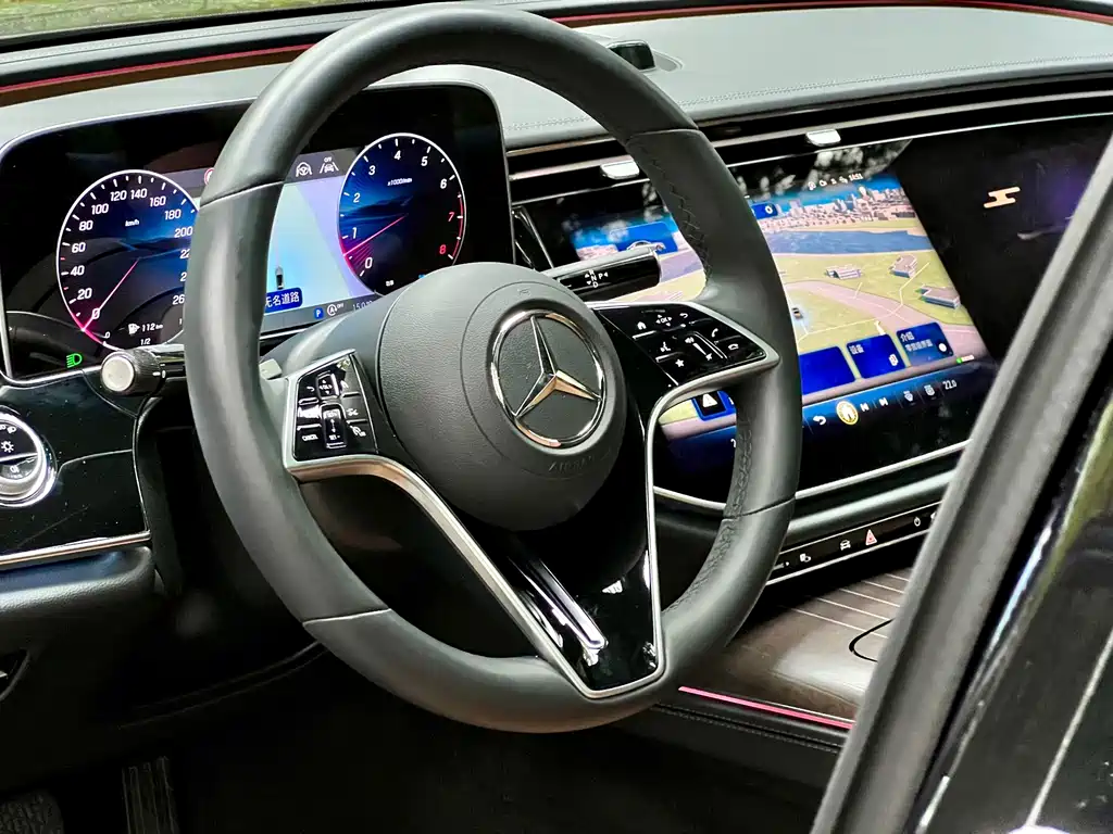 Mercedes-Benz E-Class — фото 18