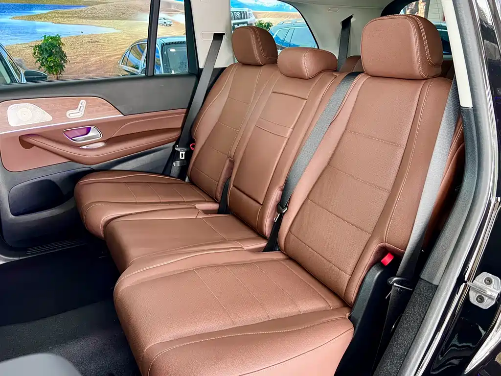 Mercedes-Benz GLS — фото 11