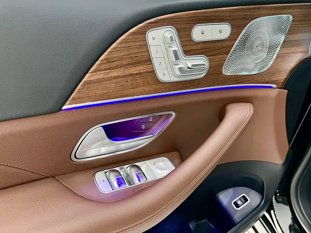 Mercedes-Benz GLS — фото 23