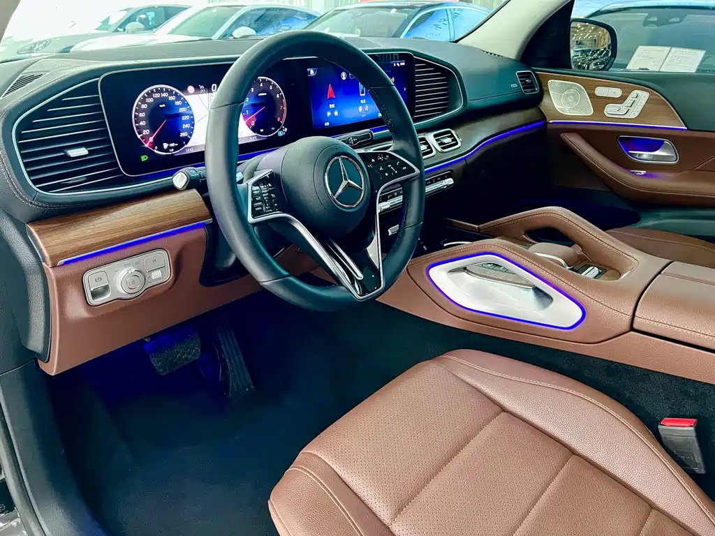 Mercedes-Benz GLS — фото 7