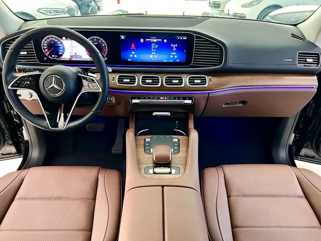 Mercedes-Benz GLS — фото 9