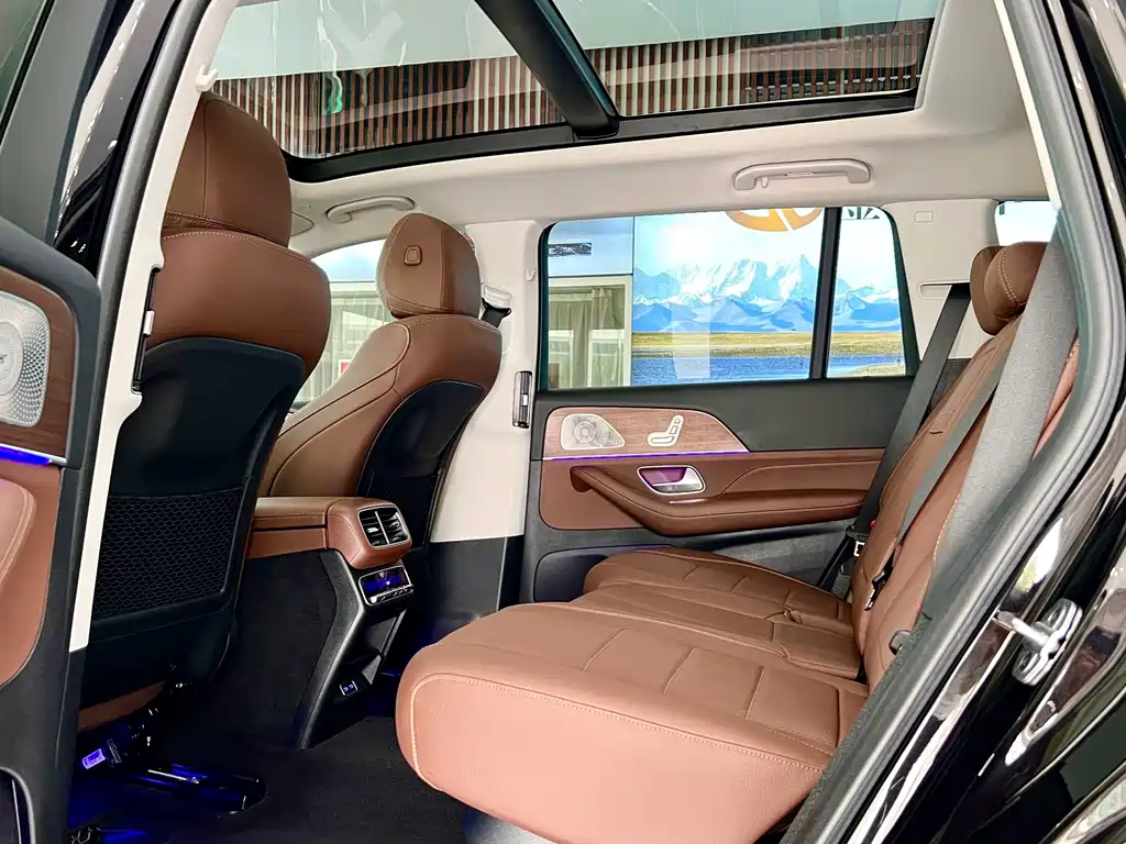 Mercedes-Benz GLS — фото 10