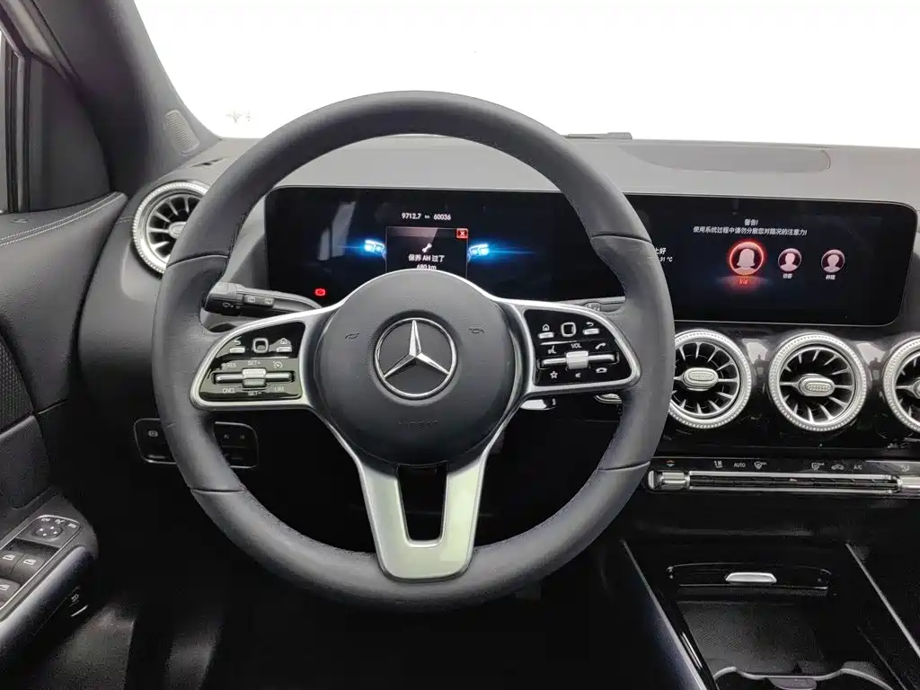 Mercedes-Benz GLA — фото 11