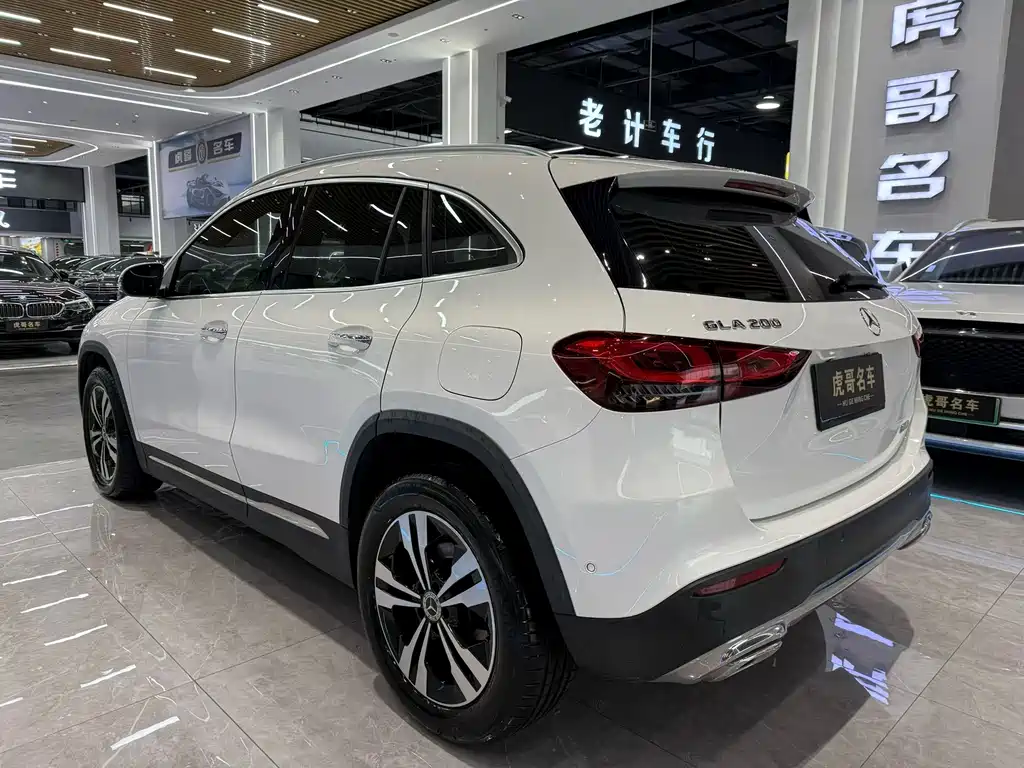 Mercedes-Benz GLA — фото 6