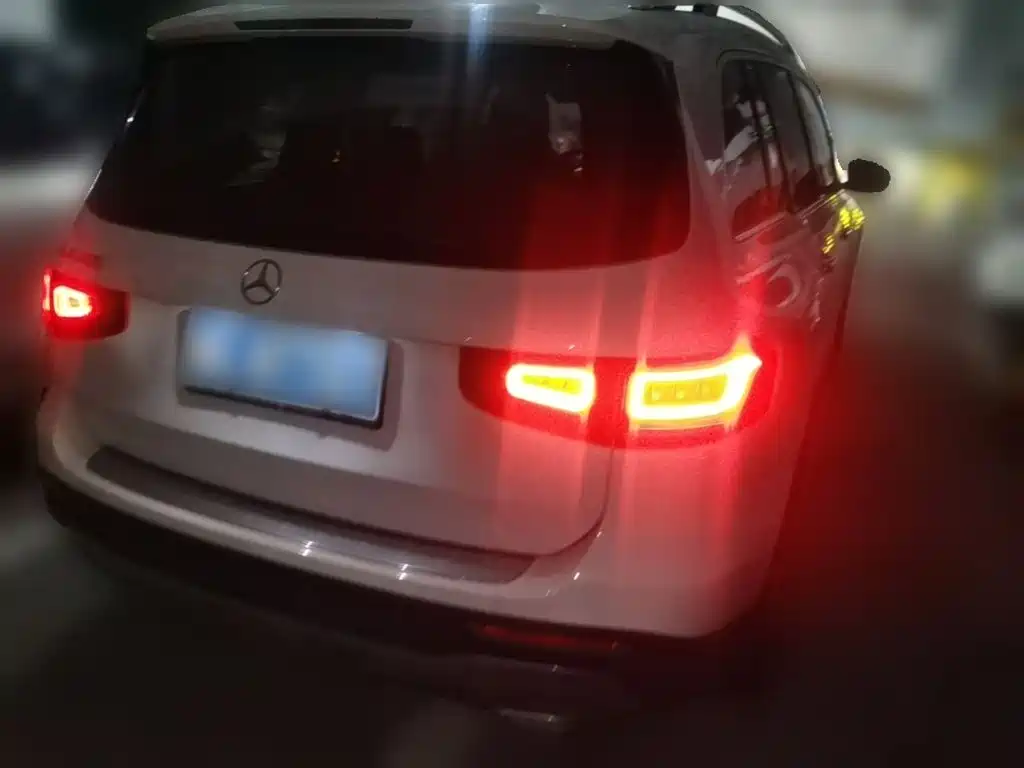 Mercedes-Benz GLB — фото 10