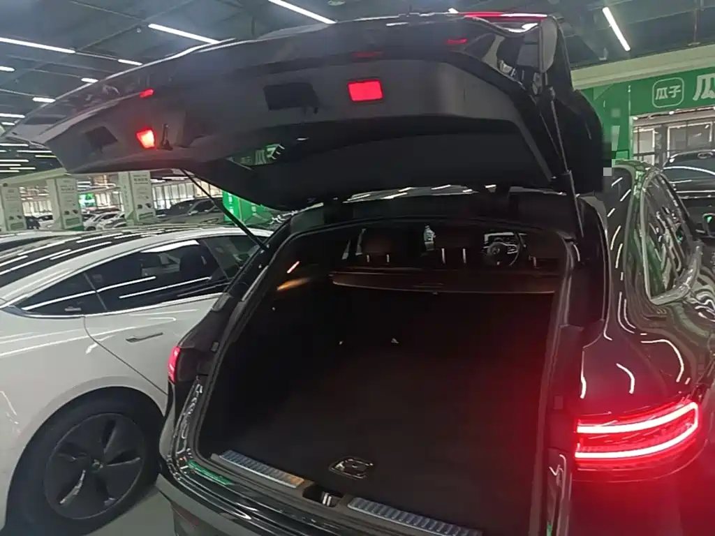 Mercedes-Benz EQC — фото 19