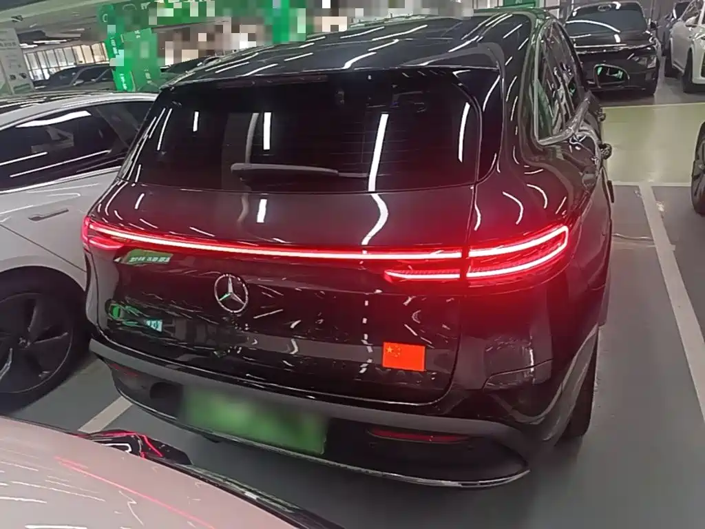 Mercedes-Benz EQC — фото 6