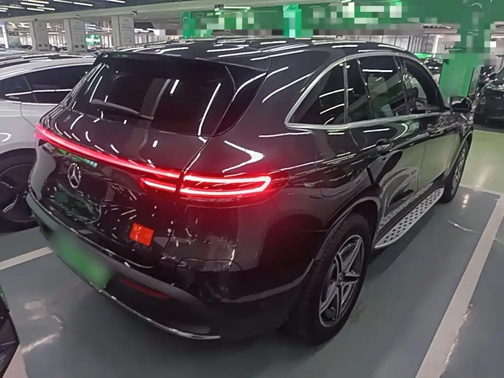 Mercedes-Benz EQC — фото 7