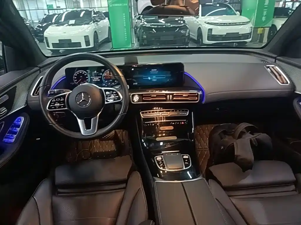 Mercedes-Benz EQC — фото 10