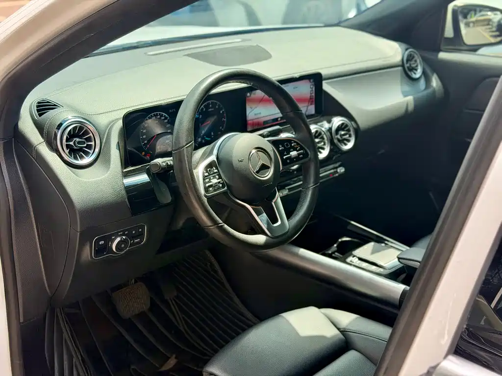 Mercedes-Benz GLA — фото 11
