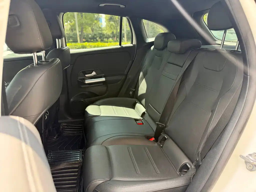 Mercedes-Benz GLA — фото 14