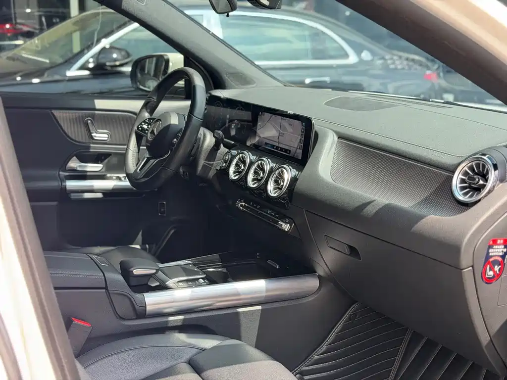 Mercedes-Benz GLA — фото 18