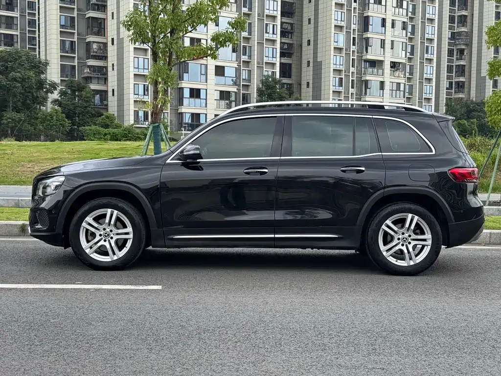 Mercedes-Benz GLB — фото 15