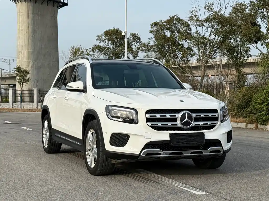 Mercedes-Benz GLB — фото 2
