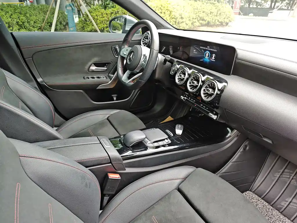 Mercedes-Benz CLA (Import) — фото 16