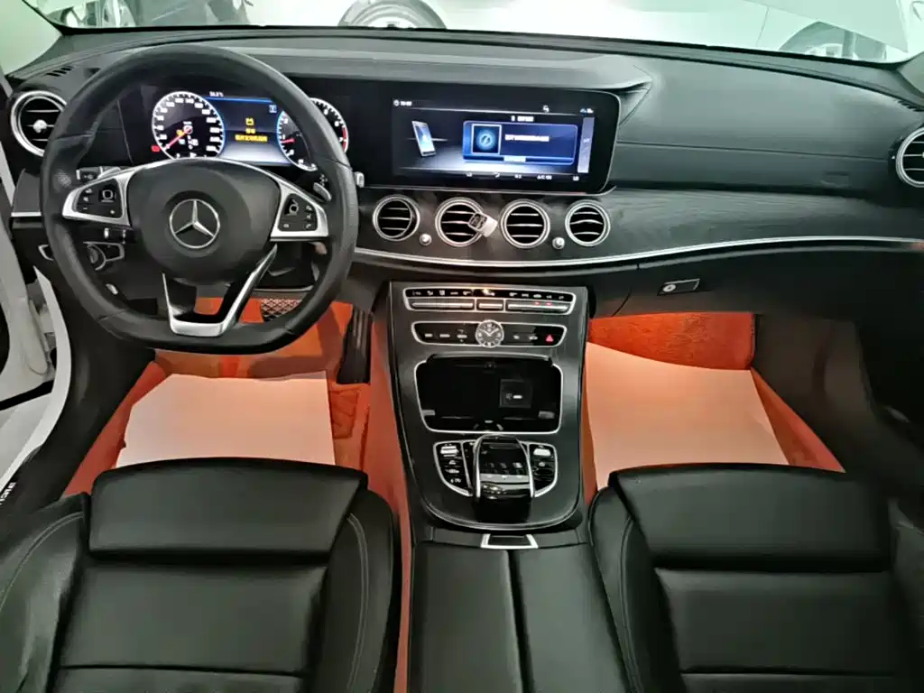 Mercedes-Benz E-Class — фото 13