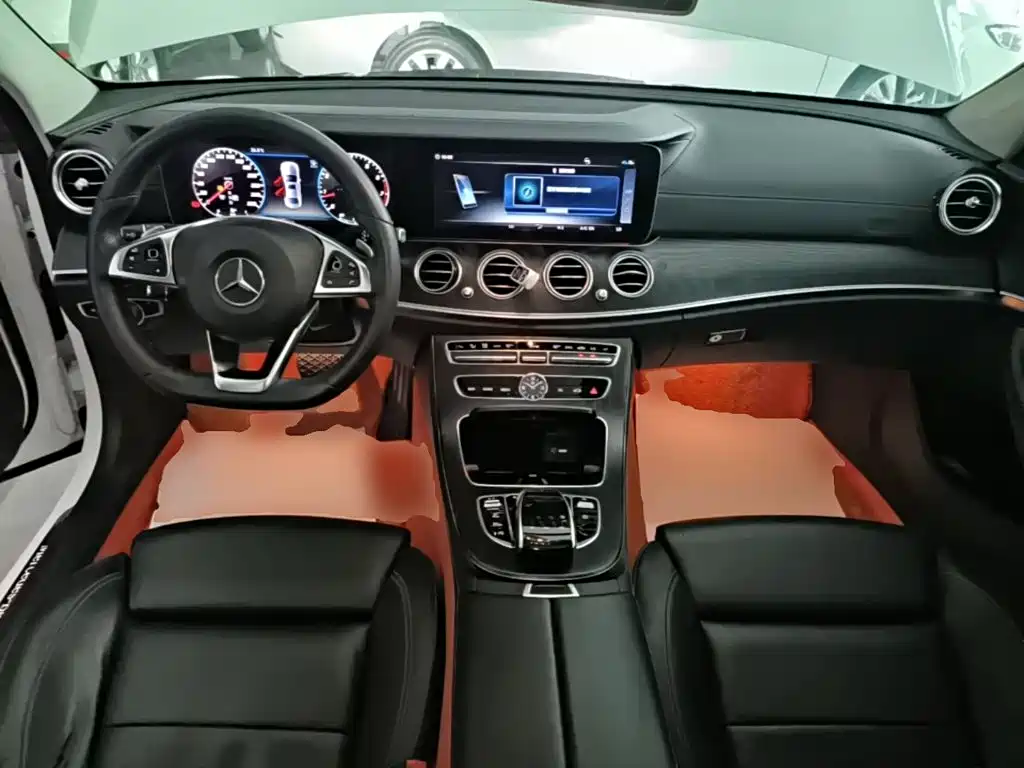 Mercedes-Benz E-Class — фото 10