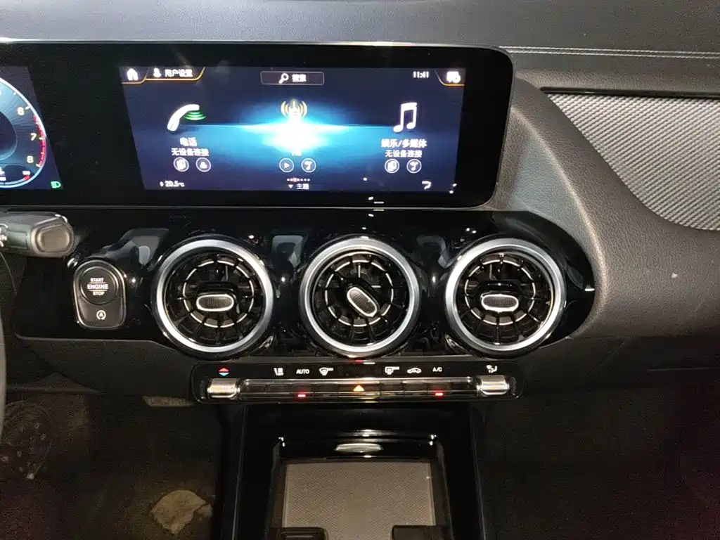 Mercedes-Benz GLA — фото 18